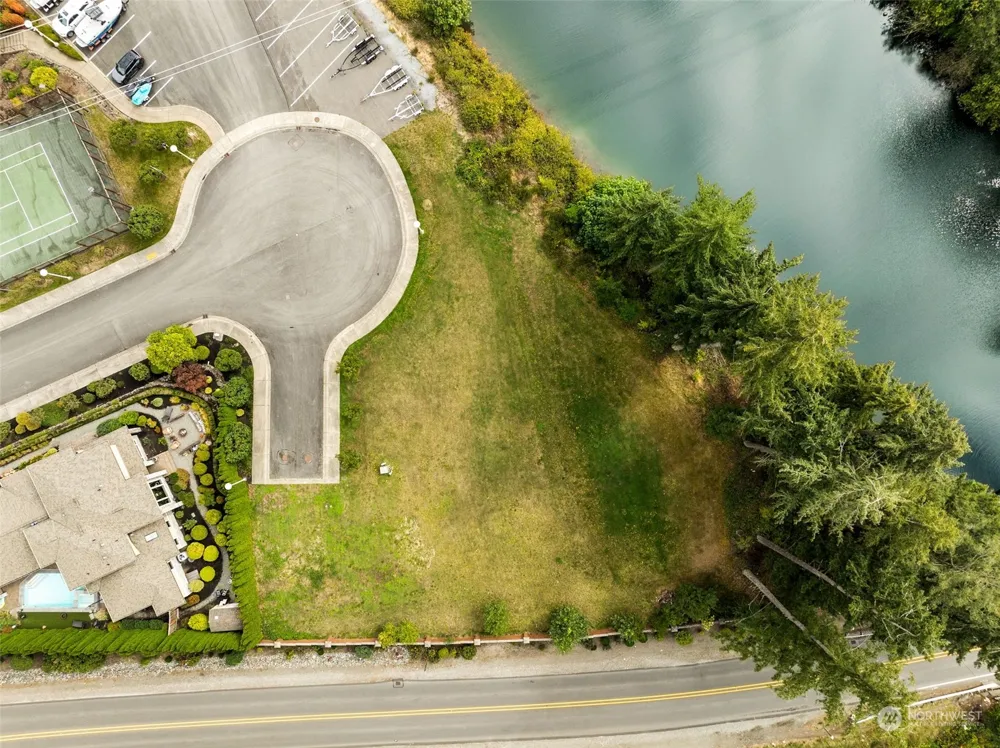 1828 176th Avenue E Lake Tapps, WA 98391