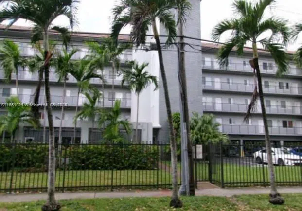 900 SW 84th Ave #207A Miami, FL 33144