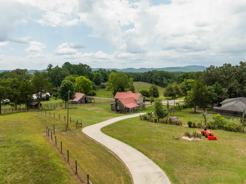 930 Kensington Road Chickamauga, GA 30707