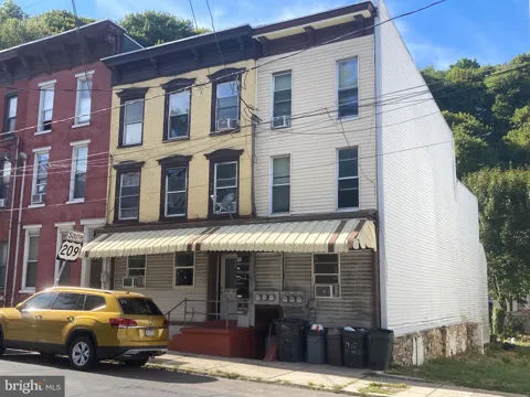 716 W MARKET STREET
