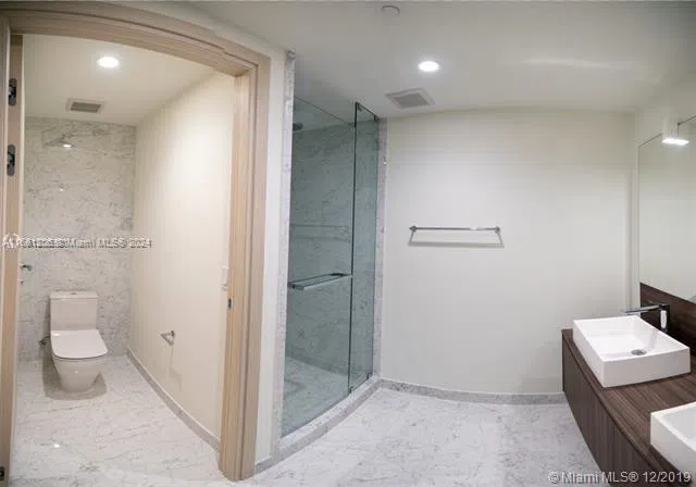 1000 Brickell Plz #4905 Miami, FL 33131