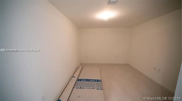 1000 Brickell Plz #4905 Miami, FL 33131