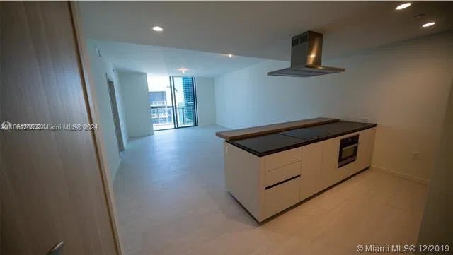 1000 Brickell Plz #4905 Miami, FL 33131