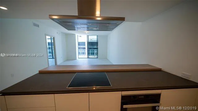 1000 Brickell Plz #4905 Miami, FL 33131