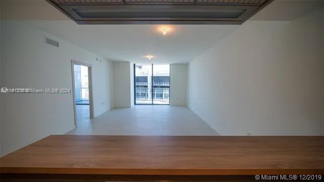 1000 Brickell Plz #4905 Miami, FL 33131