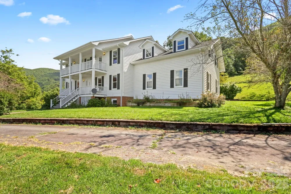 840 Ed Williams Road Zionville, NC 28698