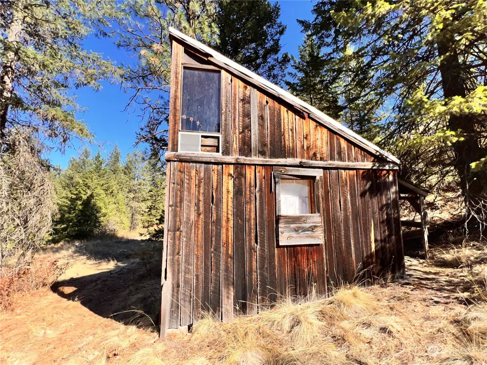 68 Jostin Lane Malo, WA 99150