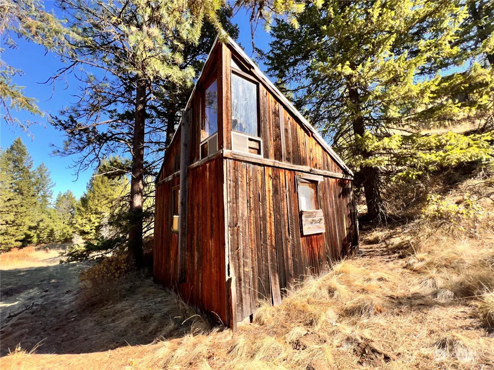68 Jostin Lane Malo, WA 99150