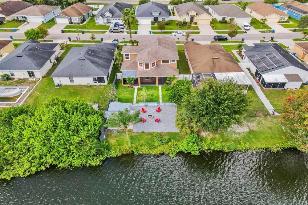 11302 SOUTHWIND LAKE DRIVE Gibsonton, FL 33534