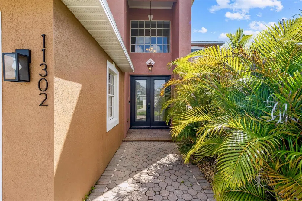 11302 SOUTHWIND LAKE DRIVE Gibsonton, FL 33534