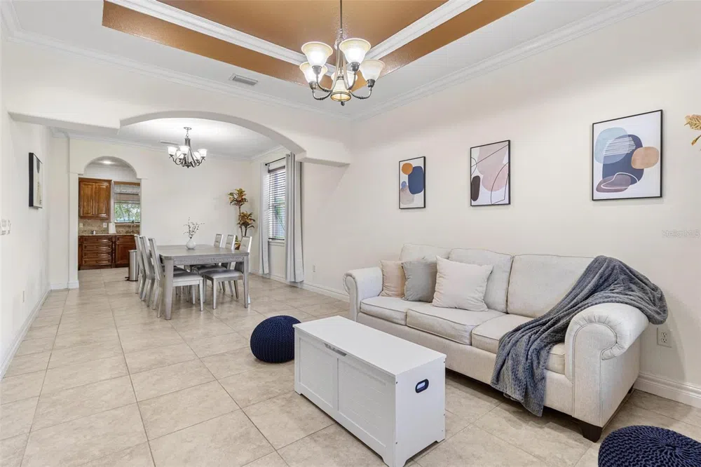 11302 SOUTHWIND LAKE DRIVE Gibsonton, FL 33534