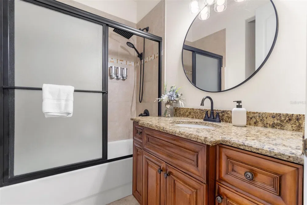 11302 SOUTHWIND LAKE DRIVE Gibsonton, FL 33534
