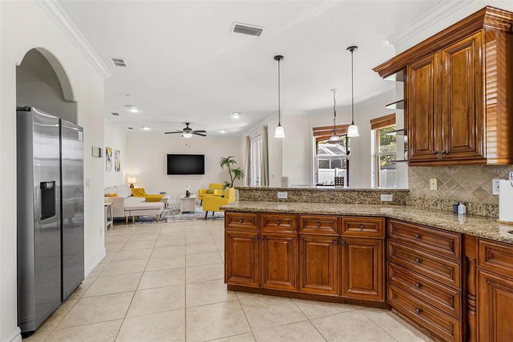 11302 SOUTHWIND LAKE DRIVE Gibsonton, FL 33534