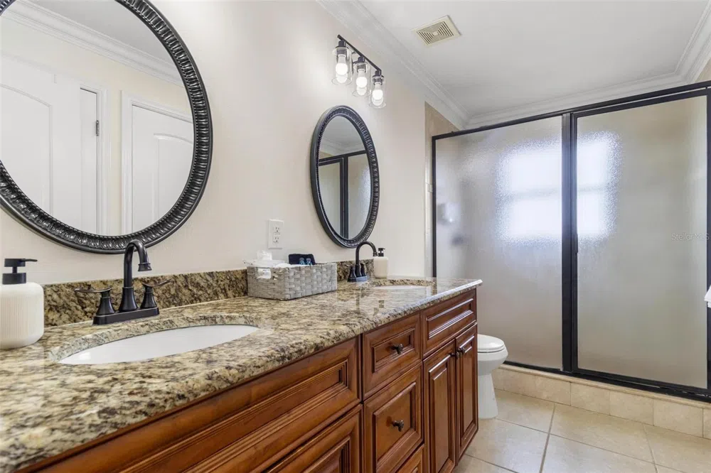11302 SOUTHWIND LAKE DRIVE Gibsonton, FL 33534