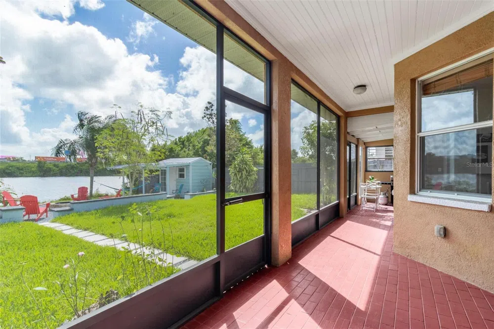 11302 SOUTHWIND LAKE DRIVE Gibsonton, FL 33534