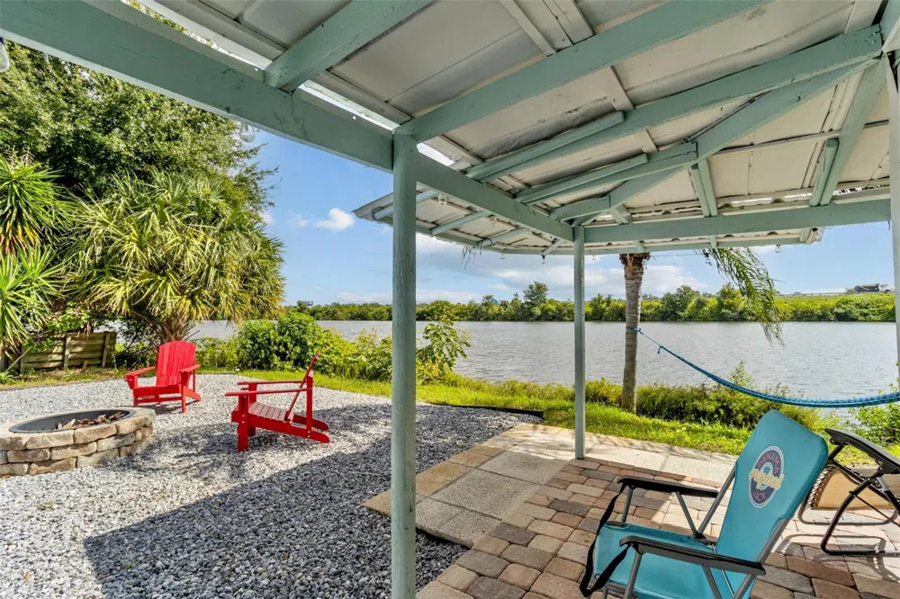 11302 SOUTHWIND LAKE DRIVE Gibsonton, FL 33534