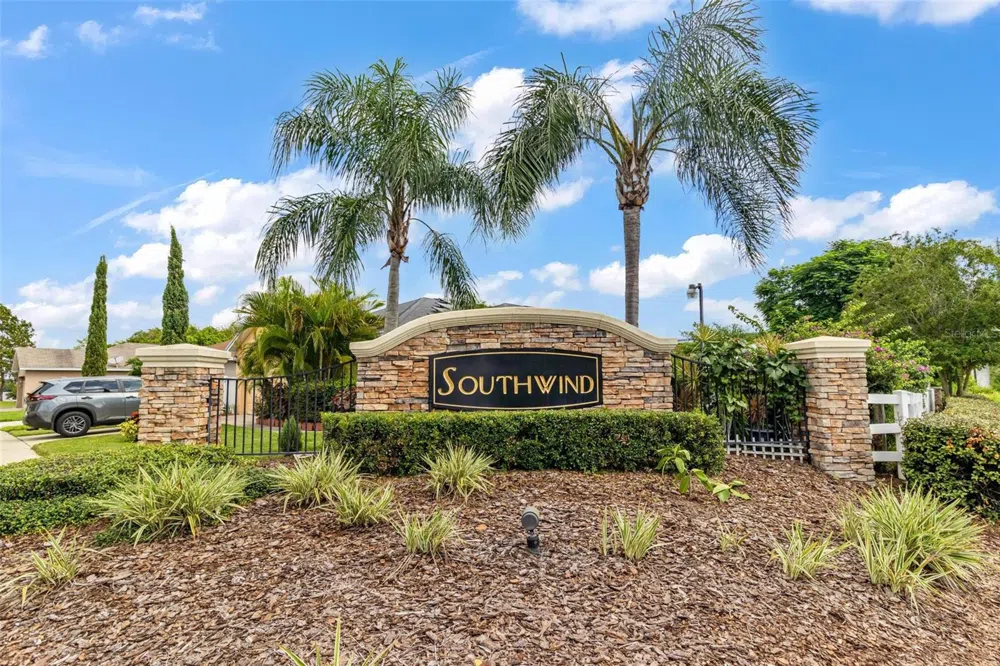 11302 SOUTHWIND LAKE DRIVE Gibsonton, FL 33534