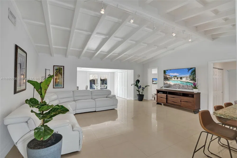 1910 Hibiscus Dr North Miami, FL 33181