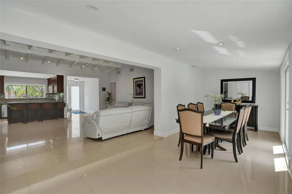 1910 Hibiscus Dr North Miami, FL 33181