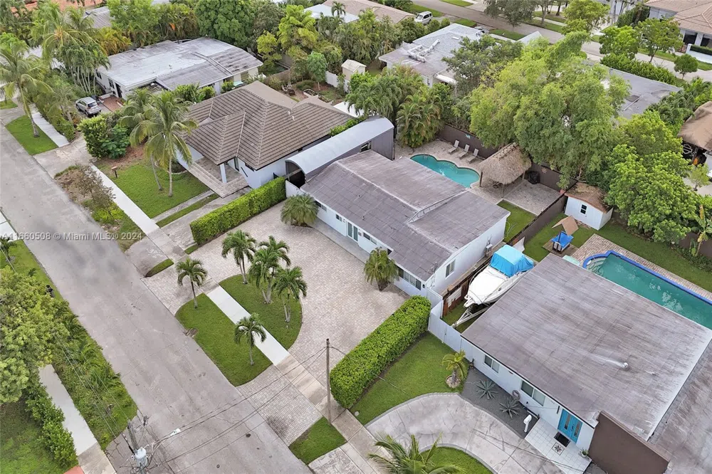 1910 Hibiscus Dr North Miami, FL 33181