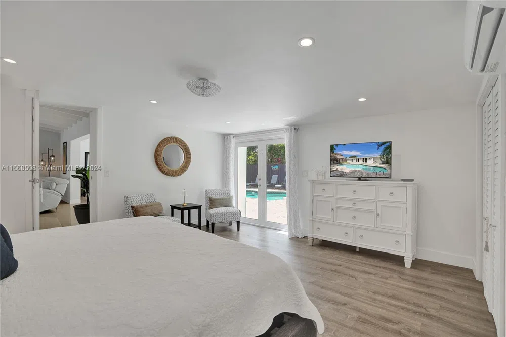 1910 Hibiscus Dr North Miami, FL 33181