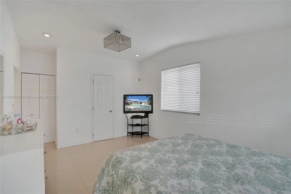 1910 Hibiscus Dr North Miami, FL 33181