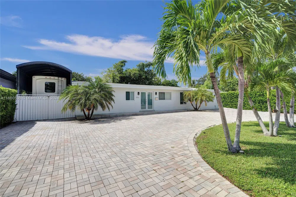 1910 Hibiscus Dr North Miami, FL 33181