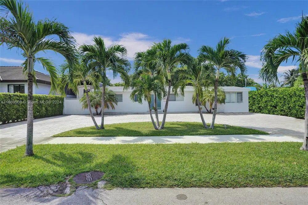 1910 Hibiscus Dr North Miami, FL 33181
