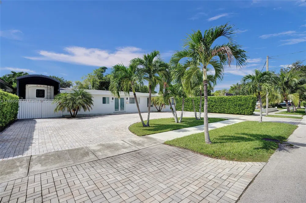 1910 Hibiscus Dr North Miami, FL 33181