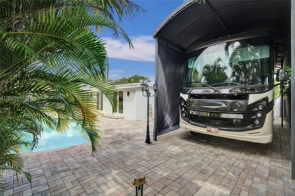 1910 Hibiscus Dr North Miami, FL 33181