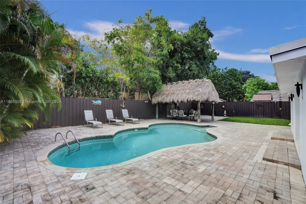 1910 Hibiscus Dr North Miami, FL 33181