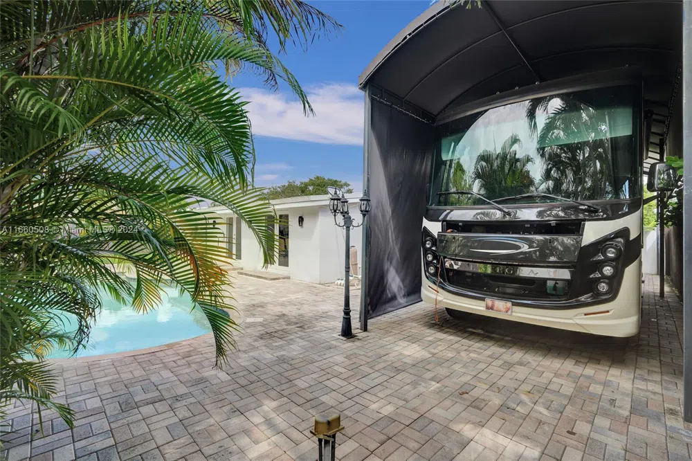 1910 Hibiscus Dr North Miami, FL 33181