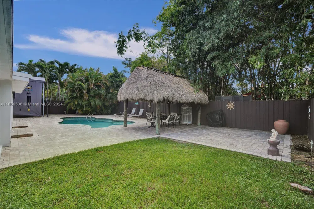 1910 Hibiscus Dr North Miami, FL 33181