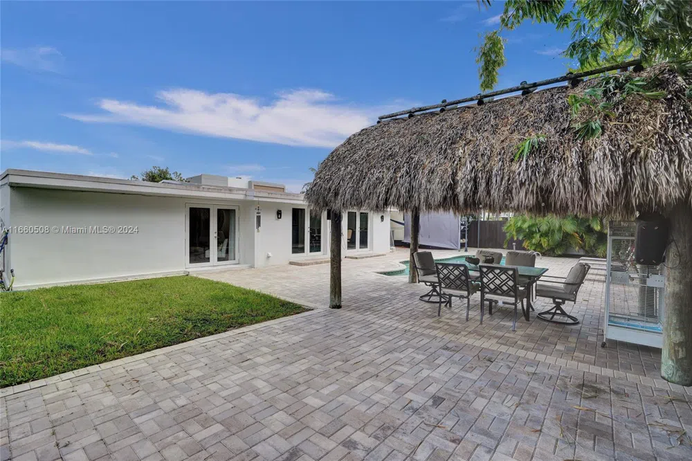 1910 Hibiscus Dr North Miami, FL 33181