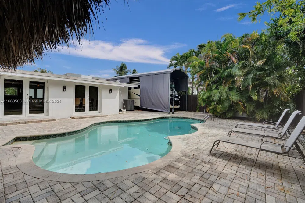 1910 Hibiscus Dr North Miami, FL 33181