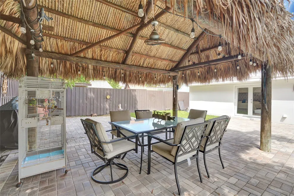 1910 Hibiscus Dr North Miami, FL 33181