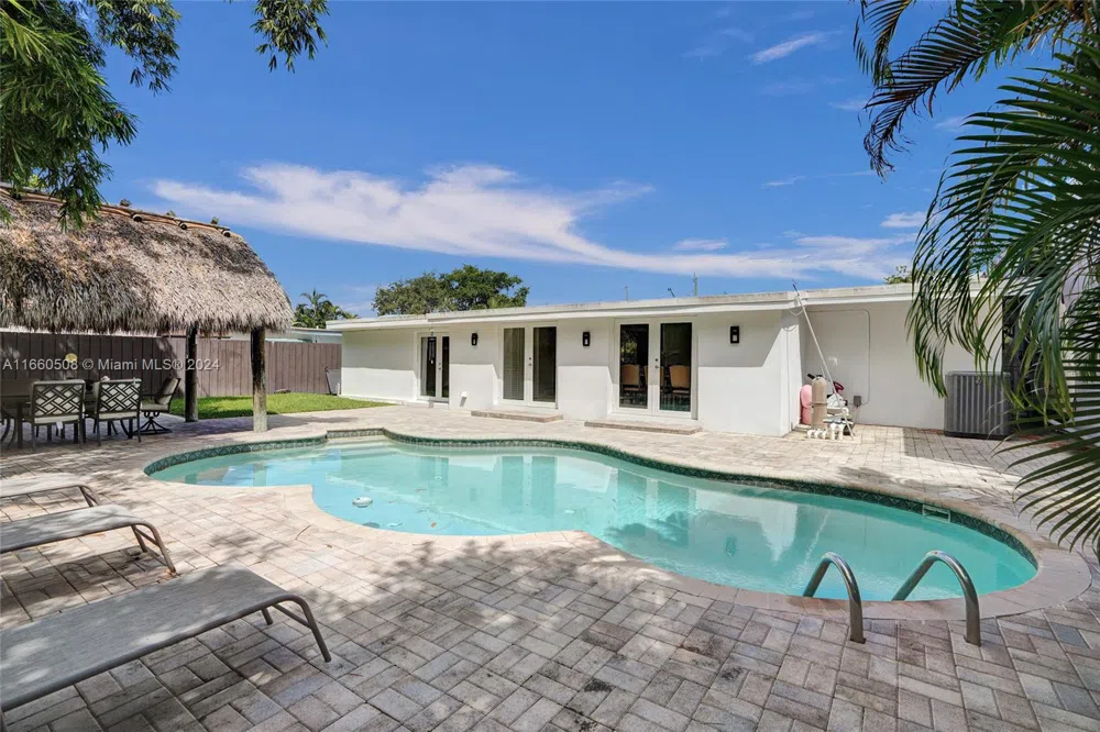 1910 Hibiscus Dr North Miami, FL 33181