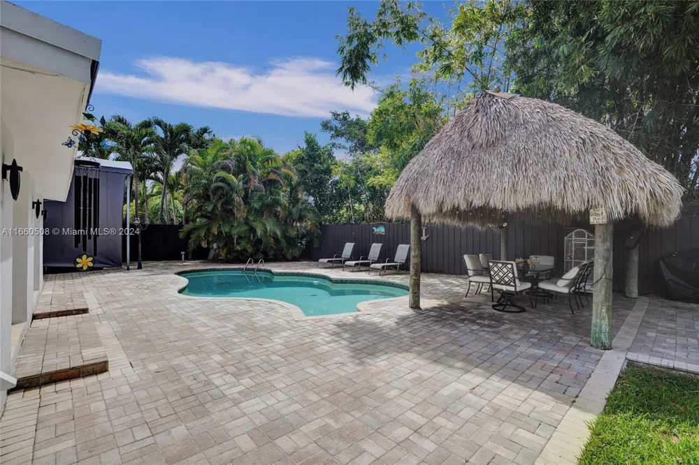 1910 Hibiscus Dr North Miami, FL 33181