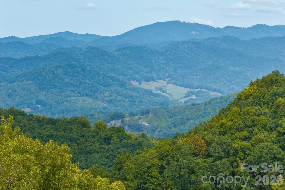 1380 Seven Glens Drive Weaverville, NC 28787