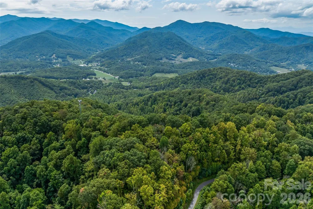 1380 Seven Glens Drive Weaverville, NC 28787
