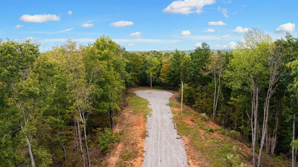 352 Briarwood Dr Linden, TN 37096