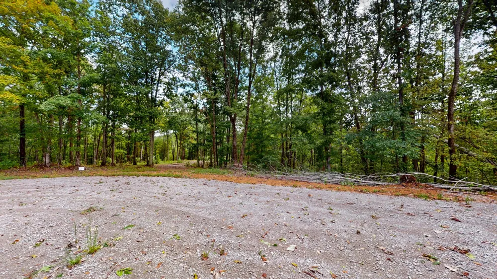 352 Briarwood Dr Linden, TN 37096