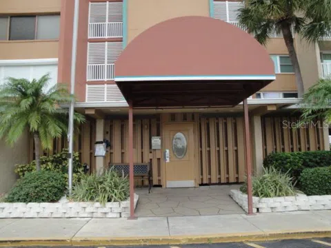 500 TREASURE ISLAND CAUSEWAY #202