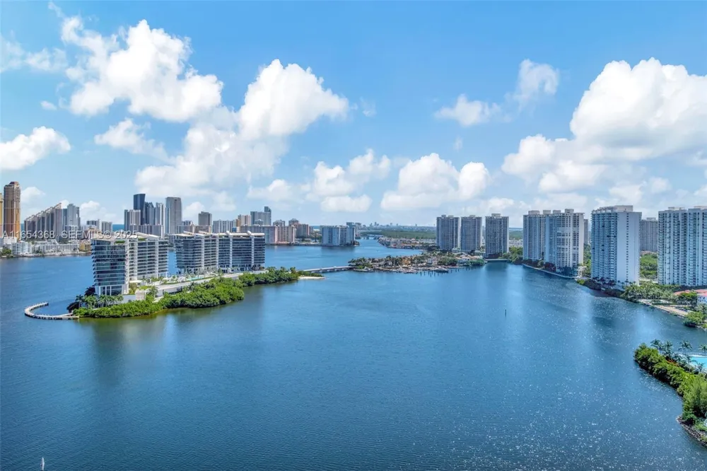 3370 Hidden Bay Dr #2708 Aventura, FL 33180