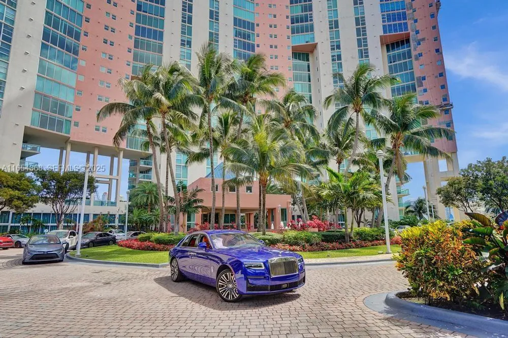 3370 Hidden Bay Dr #2708 Aventura, FL 33180