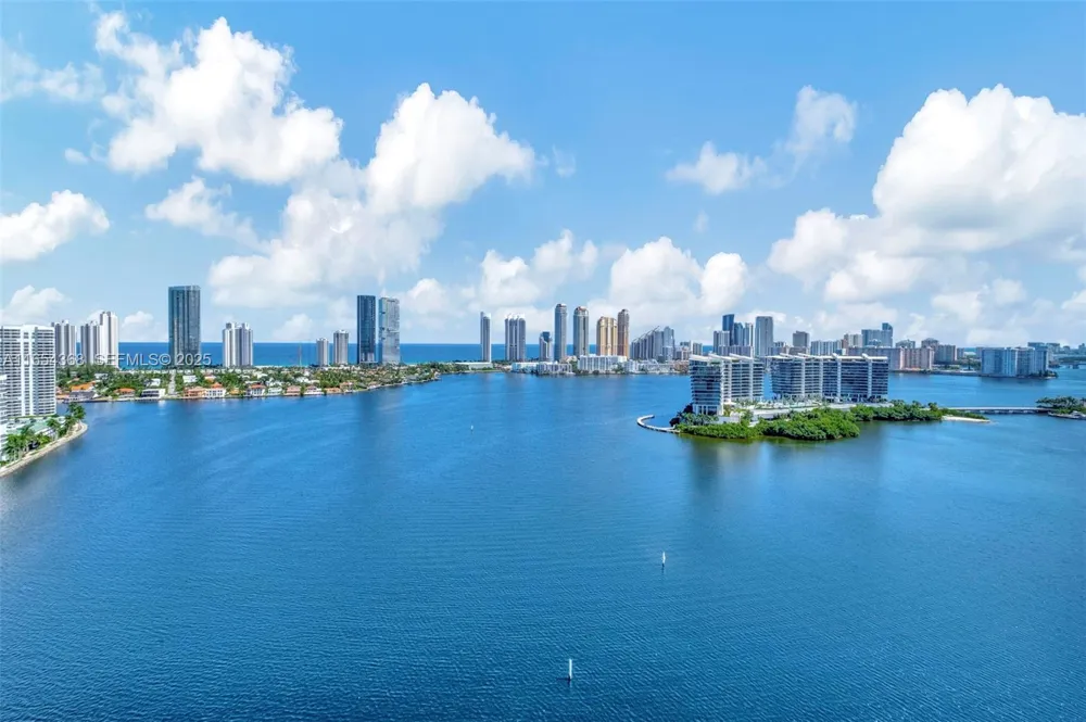 3370 Hidden Bay Dr #2708 Aventura, FL 33180