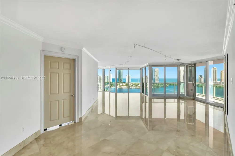 3370 Hidden Bay Dr #2708 Aventura, FL 33180