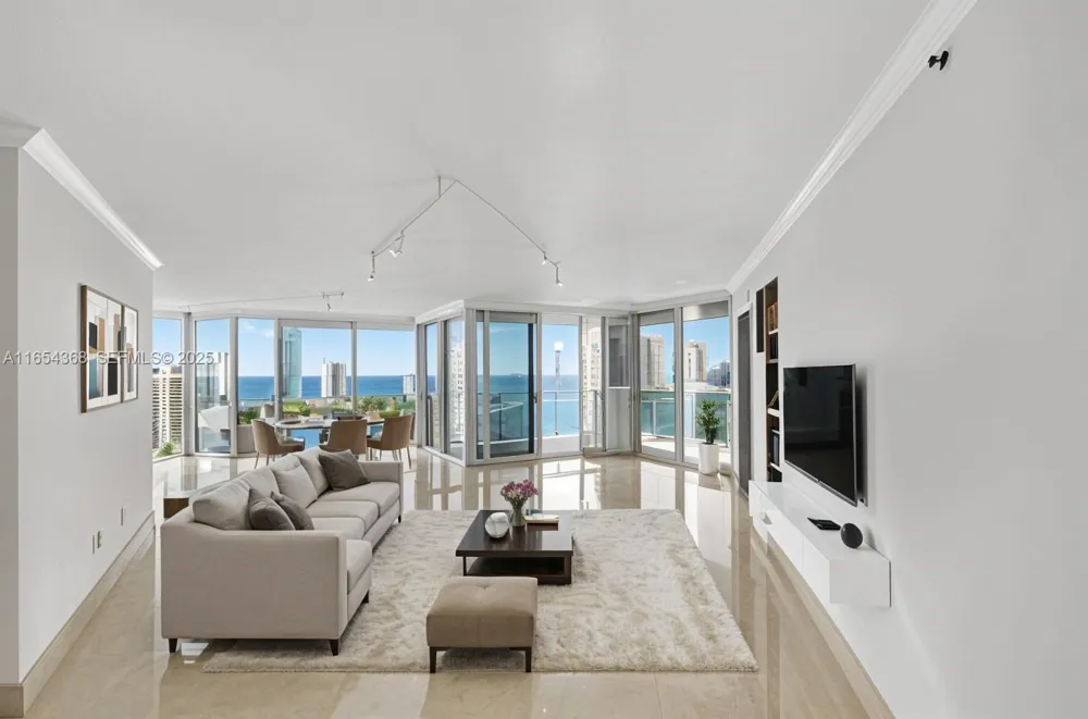 3370 Hidden Bay Dr #2708 Aventura, FL 33180