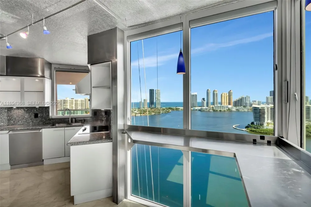 3370 Hidden Bay Dr #2708 Aventura, FL 33180