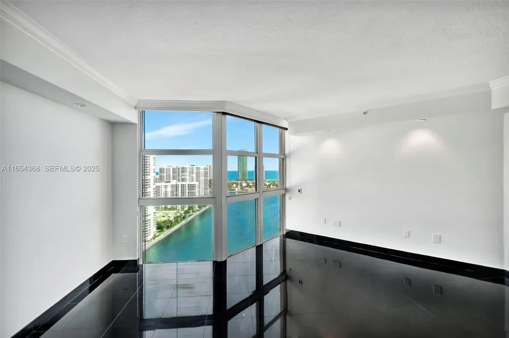 3370 Hidden Bay Dr #2708 Aventura, FL 33180